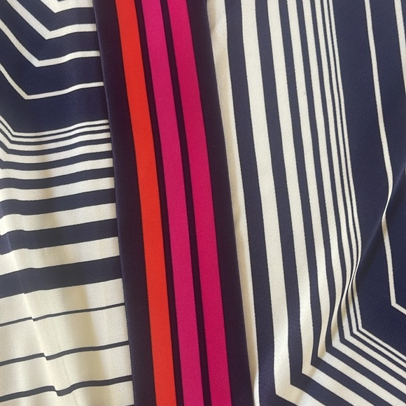 NWT•Trina Turk•Sleeveless Hampton Top abstract Striped Top~ Size Small - Picture 6 of 10